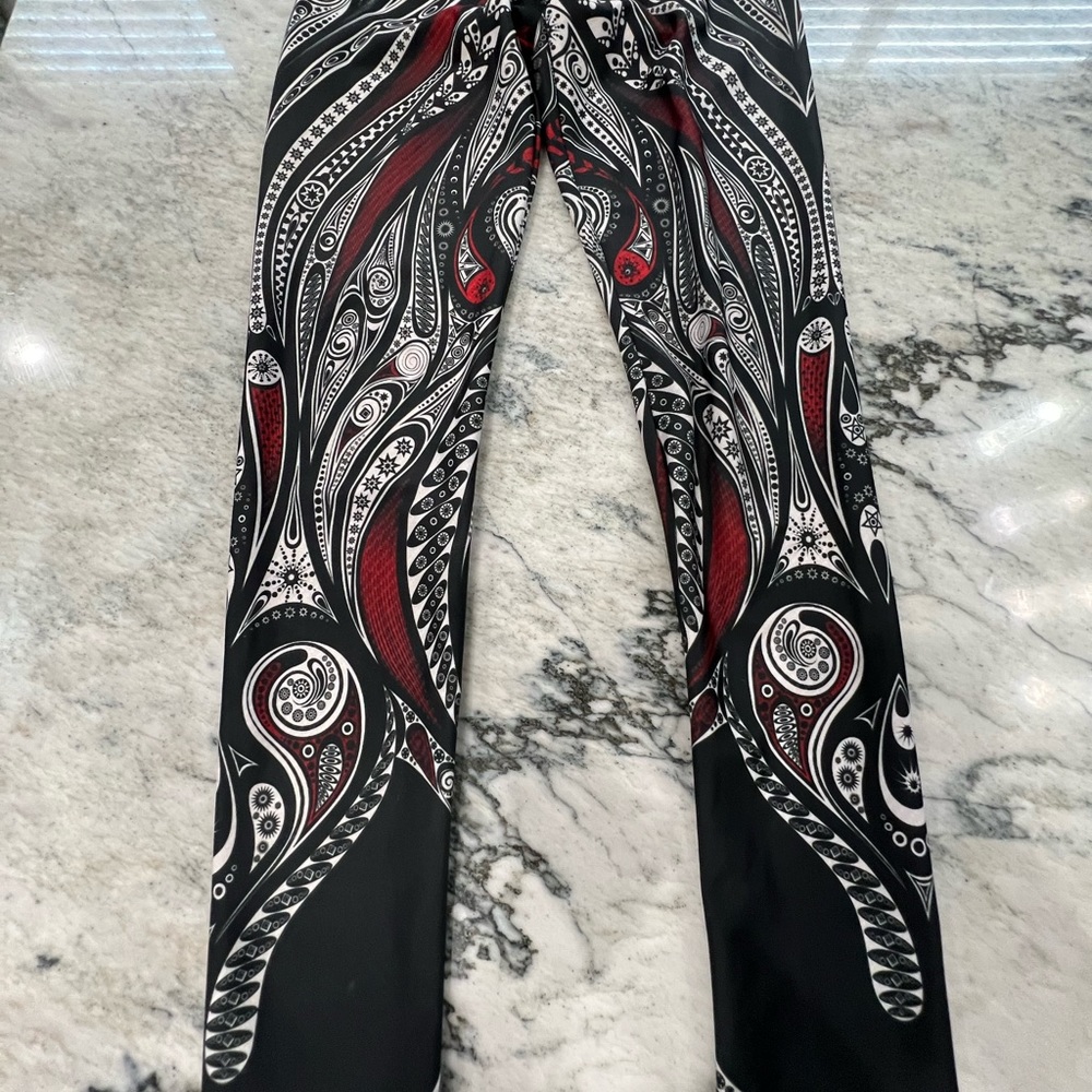 5 for $20 Gearbunch Leggings size small, new without tags. Great pattern